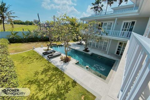 Vila 4 kamar tidur di Canggu, Badung, Bali (5784)