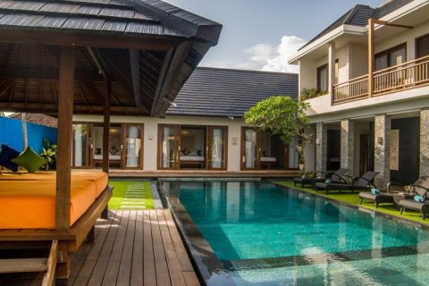 Vila 4 kamar tidur di Canggu, Badung, Bali (1694)