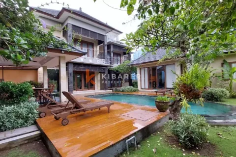 Vila 4 kamar tidur di Pecatu, Badung, Bali (13739)