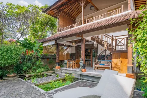 Vila 5 kamar tidur di Lovina, Anturan, Buleleng, Bali (10840)