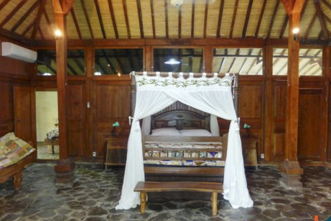 Вилла с 12 спальнями в Ловина, Антуран, Булеленг, Бали (12255) 26