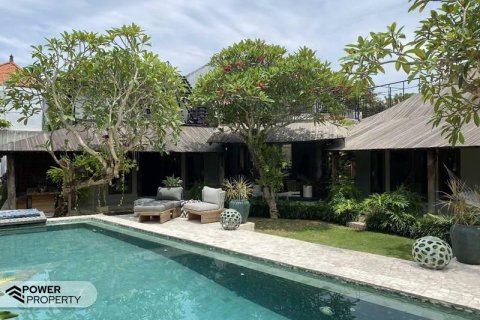 Vila 5 kamar tidur di Canggu, Badung, Bali (5797)