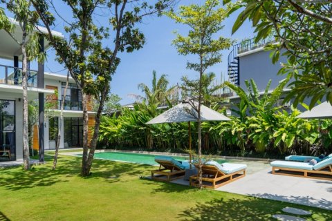 Vila 12 kamar tidur di Canggu, Badung, Bali (1104)