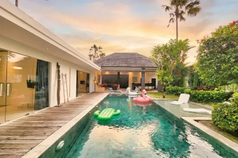 Vila 3 kamar tidur di Seminyak, Badung, Bali (11032)
