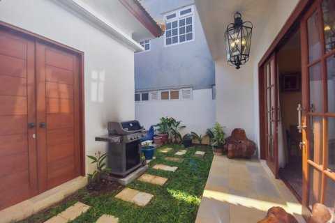 4 bedrooms Villa in South Denpasar, Denpasar, Bali (11636) 10