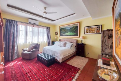 4 bedrooms Villa in South Denpasar, Denpasar, Bali (11636) 18