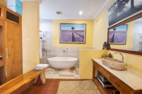 4 bedrooms Villa in South Denpasar, Denpasar, Bali (11636) 21