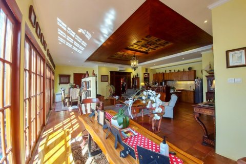 4 bedrooms Villa in South Denpasar, Denpasar, Bali (11636) 2