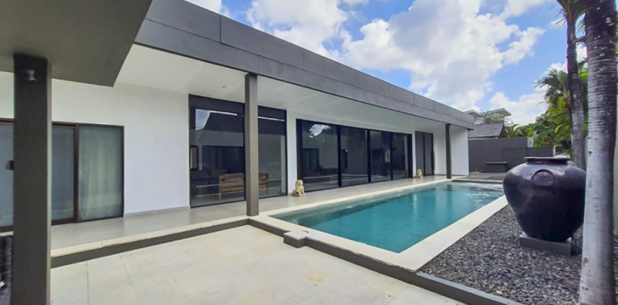 4 bedrooms Villa in Badung, Bali (11637)