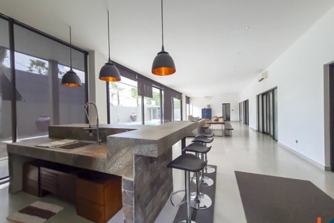 4 bedrooms Villa in Badung, Bali (11637) 11