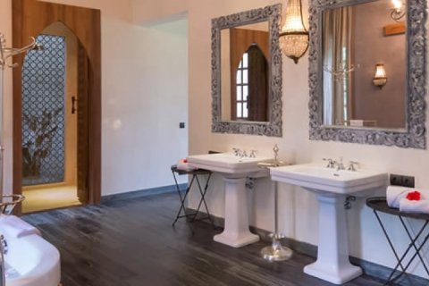 4 bedrooms Villa in Seminyak, Badung, Bali (1268) 25