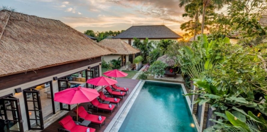 4 bedrooms Villa in Seminyak, Badung, Bali (1265)