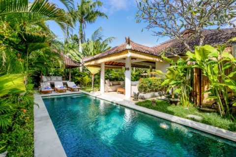 Vila 3 kamar tidur di Seminyak, Badung, Bali (1813)
