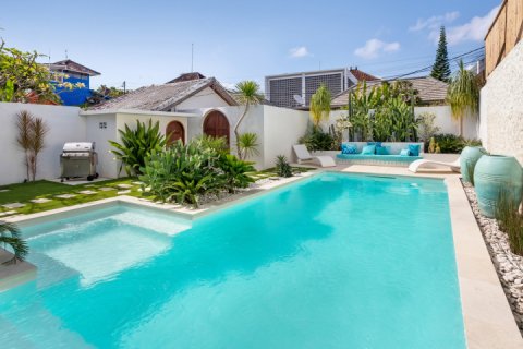 Vila 3 kamar tidur di Seminyak, Badung, Bali (1903)