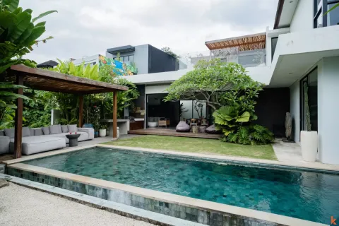 Vila 5 kamar tidur di Kuta, Badung, Bali (11371)