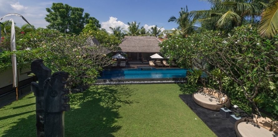 3 bedrooms Villa in Seminyak, Badung, Bali (1311)