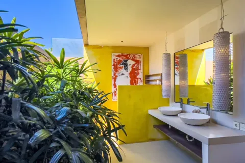 5 bedrooms Villa in Badung, Bali (11342) 22