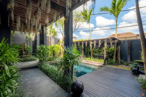 Vila 4 kamar tidur di Tibubeneng, Badung, Bali (10806)
