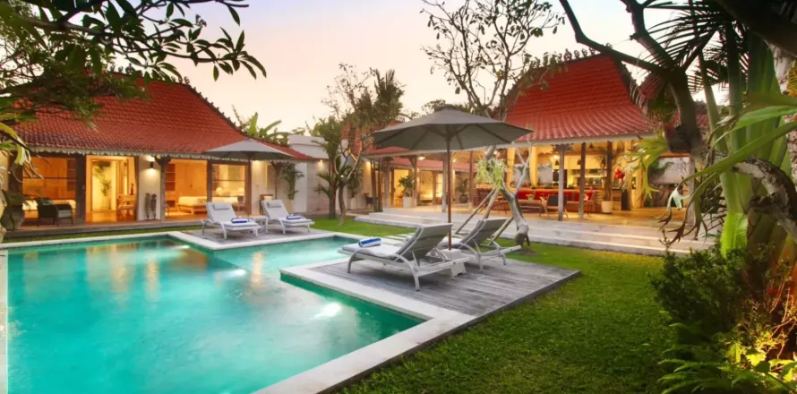 4 bedrooms Villa in Tibubeneng, Badung, Bali (10801)