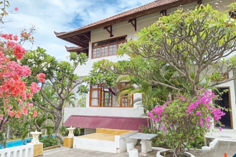 Vila 6 kamar tidur di Lovina, Anturan, Buleleng, Bali (11956)