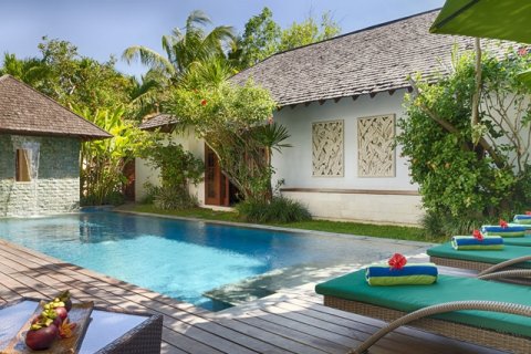 Vila 4 kamar tidur di Seminyak, Badung, Bali (1329)
