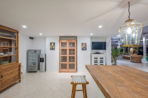 4 bedrooms Villa in South Kuta, Badung, Bali (1328) 17