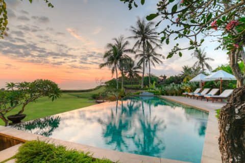 Vila 4 kamar tidur di Canggu, Badung, Bali (2105)