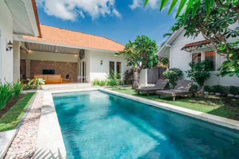 Vila 3 kamar tidur di Seminyak, Badung, Bali (2100)