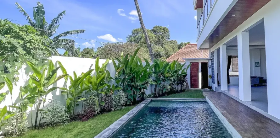 4 bedrooms Villa in Tumbak Bayuh, Mengwi, Badung, Bali (11541)