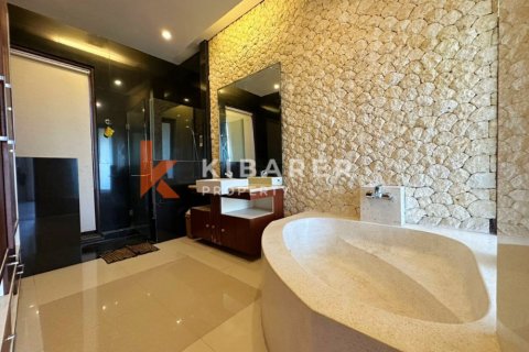 Вилла с 3 спальнями в Легиан, Кута, Бадунг, Бали (13051) 11