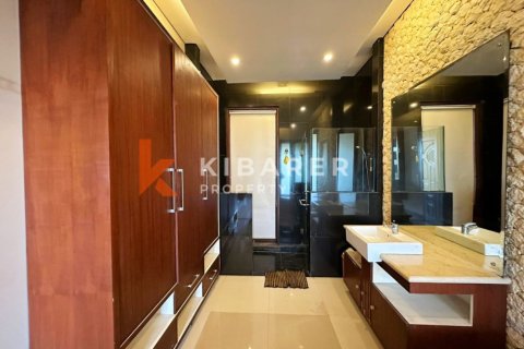 Вилла с 3 спальнями в Легиан, Кута, Бадунг, Бали (13051) 14