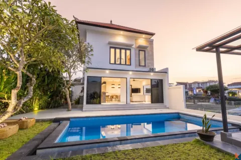 Vila 3 kamar tidur di Tumbak Bayuh, Mengwi, Badung, Bali (10827)