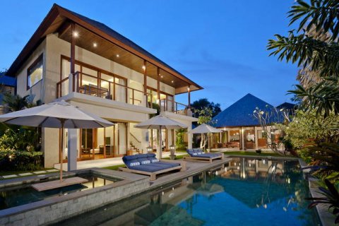 Vila 4 kamar tidur di Seminyak, Badung, Bali (1408)