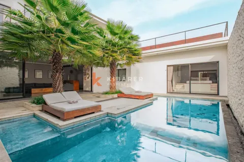 Vila 4 kamar tidur di Tibubeneng, Badung, Bali (13758)