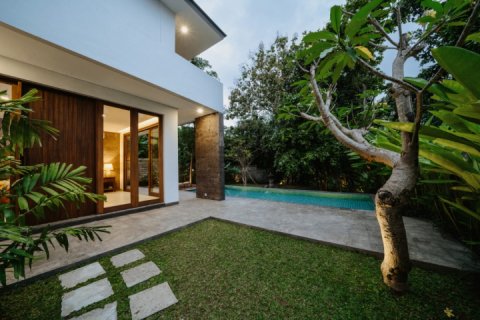 Vila 3 kamar tidur di Canggu, Badung, Bali (1957)