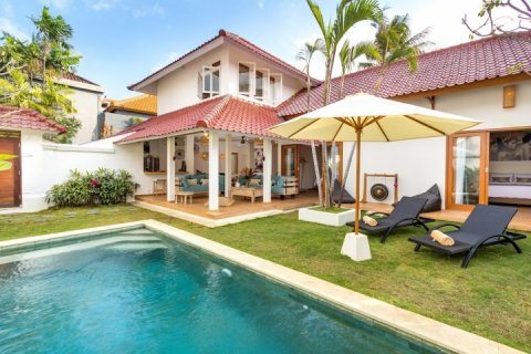 Vila 3 kamar tidur di Seminyak, Badung, Bali (1954)