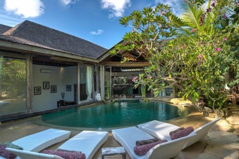 Vila 2 kamar tidur di Seminyak, Badung, Bali (1955)