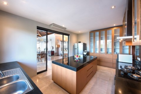 4 bedrooms Villa in South Kuta, Badung, Bali (1388) 6