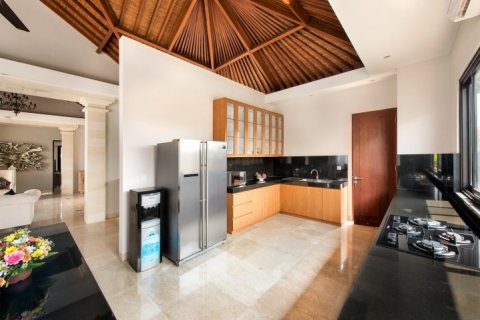 4 bedrooms Villa in South Kuta, Badung, Bali (1389) 14