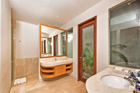 4 bedrooms Villa in South Kuta, Badung, Bali (1390) 13