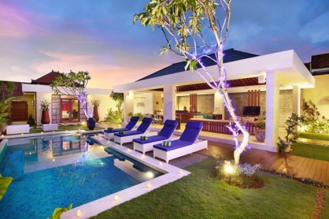 Vila 4 kamar tidur di Seminyak, Badung, Bali (1387) 3