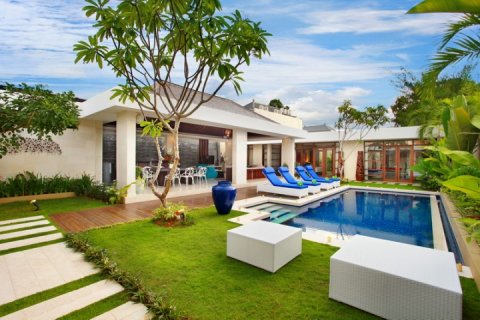 Vila 4 kamar tidur di Seminyak, Badung, Bali (1387)