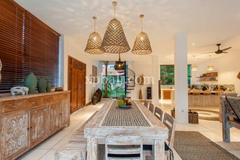 4 bedrooms Villa in Tampaksiring, Gianyar, Bali (5908) 17