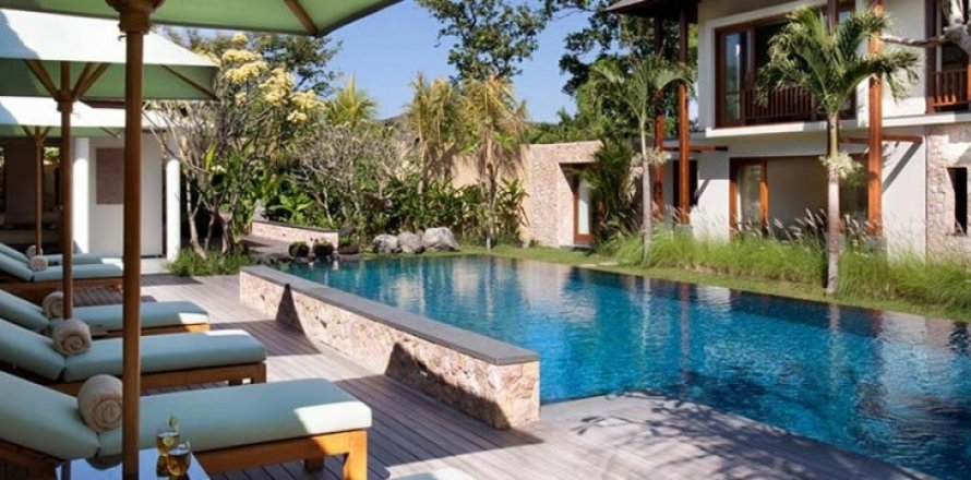 4 bedrooms Villa in Seminyak, Badung, Bali (1303)