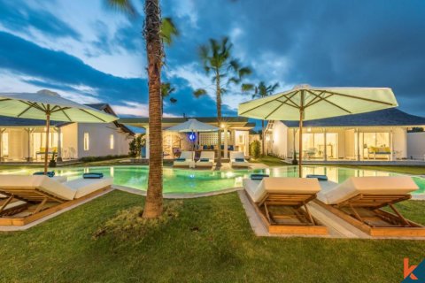 Vila 9 kamar tidur di Badung, Bali (12056)