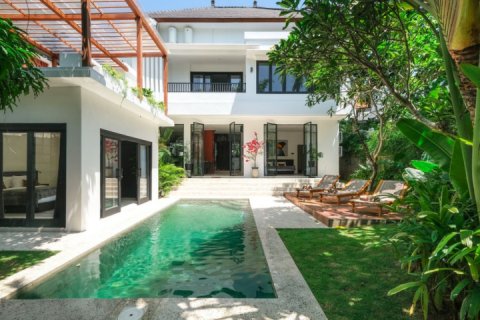 Vila 4 kamar tidur di Canggu, Badung, Bali (8184)