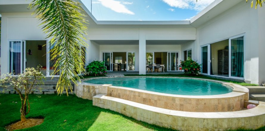 3 bedrooms Villa in South Kuta, Badung, Bali (11562)