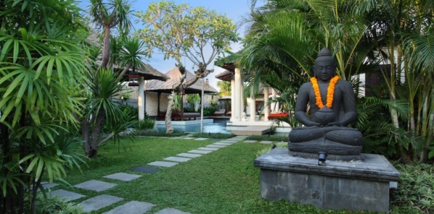 3 bedrooms Villa in Seminyak, Badung, Bali (1561)