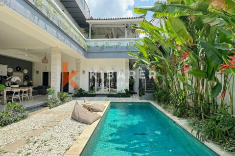 Vila 7 kamar tidur di Tibubeneng, Badung, Bali (12396)