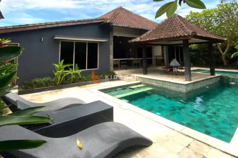 Vila 5 kamar tidur di Kerobokan, Badung, Bali (13390)
